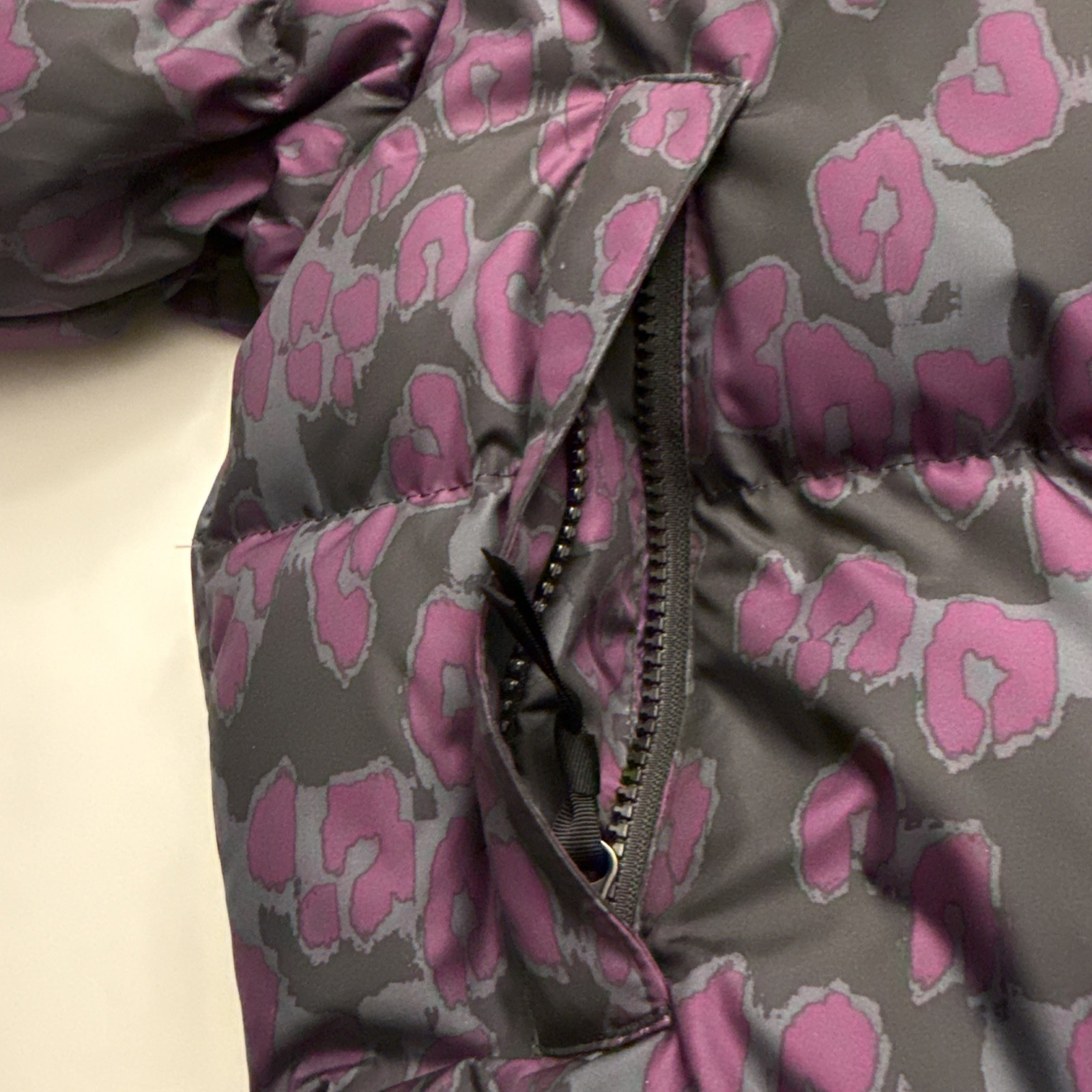 The North Face Womens M Printed Nuptse Short Crop 700 Down Jacket Purple Leopard image 4