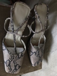 enzo angiolini snakeskin pumps