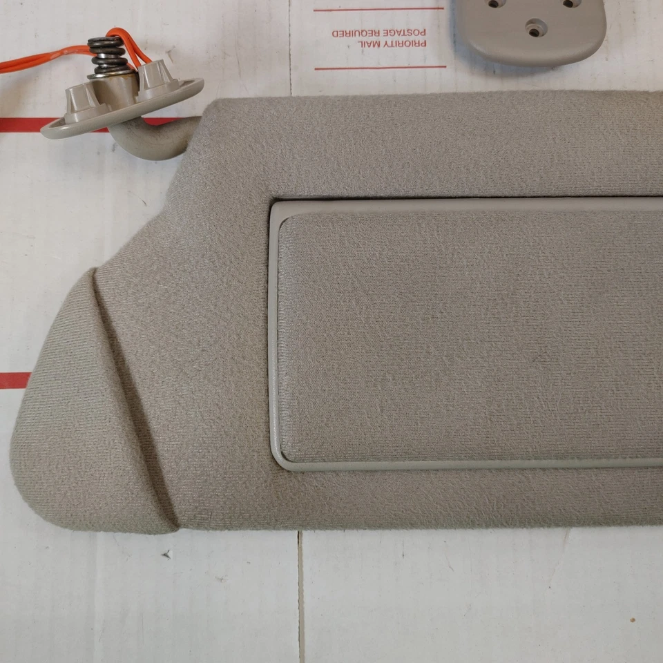 Cadillac Seville 2002 conductor izquierdo izquierdo parasol tela gris fabricante de equipos originales Foto 3 de 4