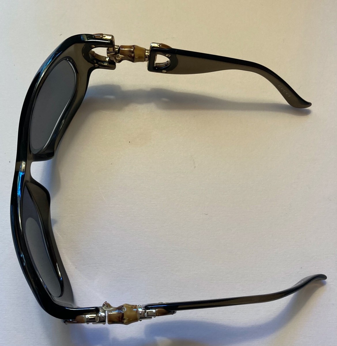 GUCCIサングラス　クラシックデザイン Vintage 1990s Gucci Sunglasses w/ Leather case GG 2970/S