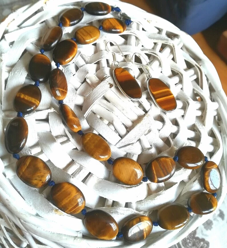 COLLANA OCCHIO DI TIGRE NATURALE CHIUSURA ARGENTO PIETRE OVALI ANNODATA A MANO - Immagine 3 di 4