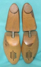NUNN-BUSH ROCHESTER SHOE TREE CO. WOODEN SHOE TREE Size M