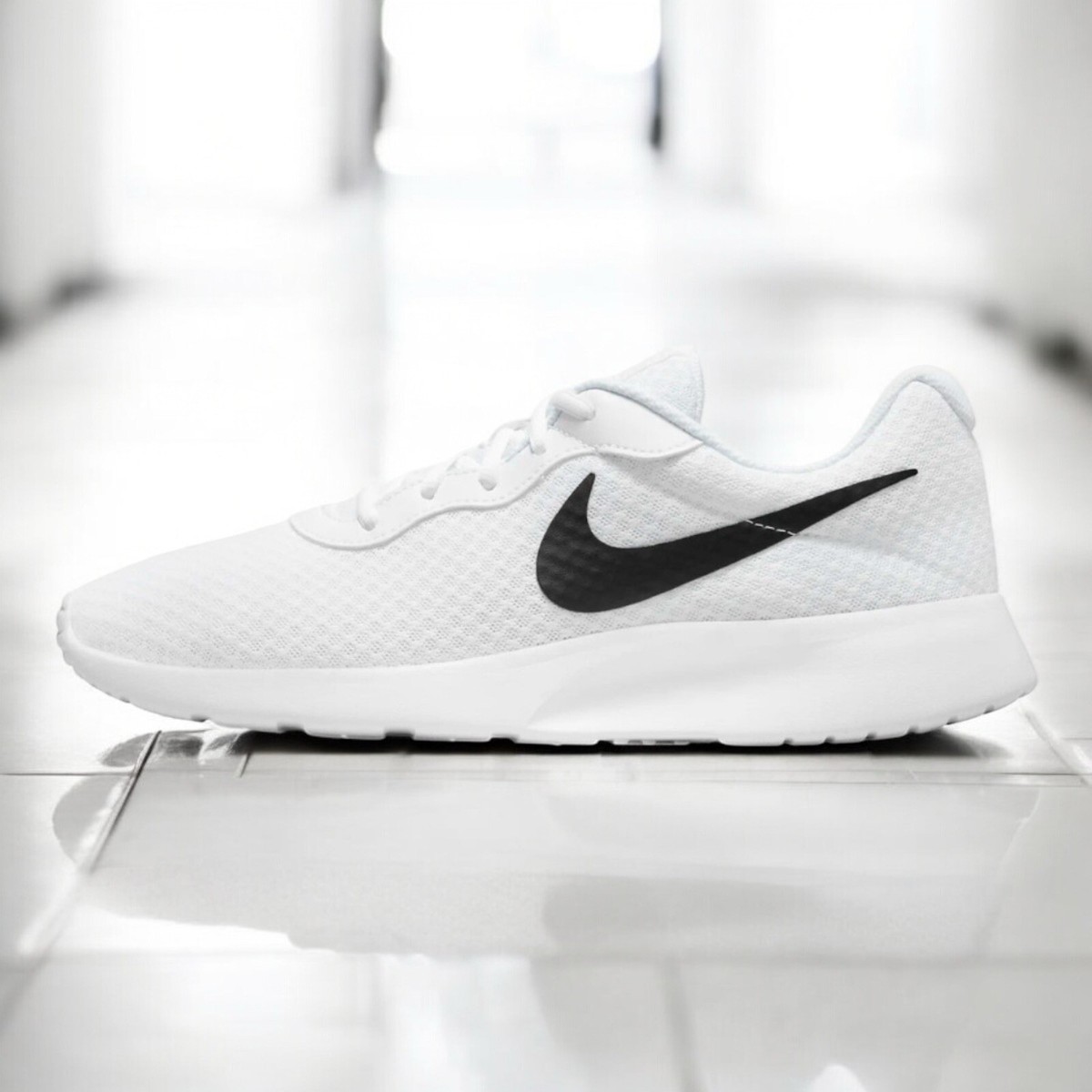 nike tanjun shoes white