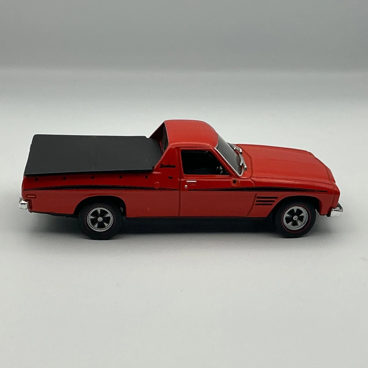Classic Carlectables Contemporary Manufacture Diecast Cars for