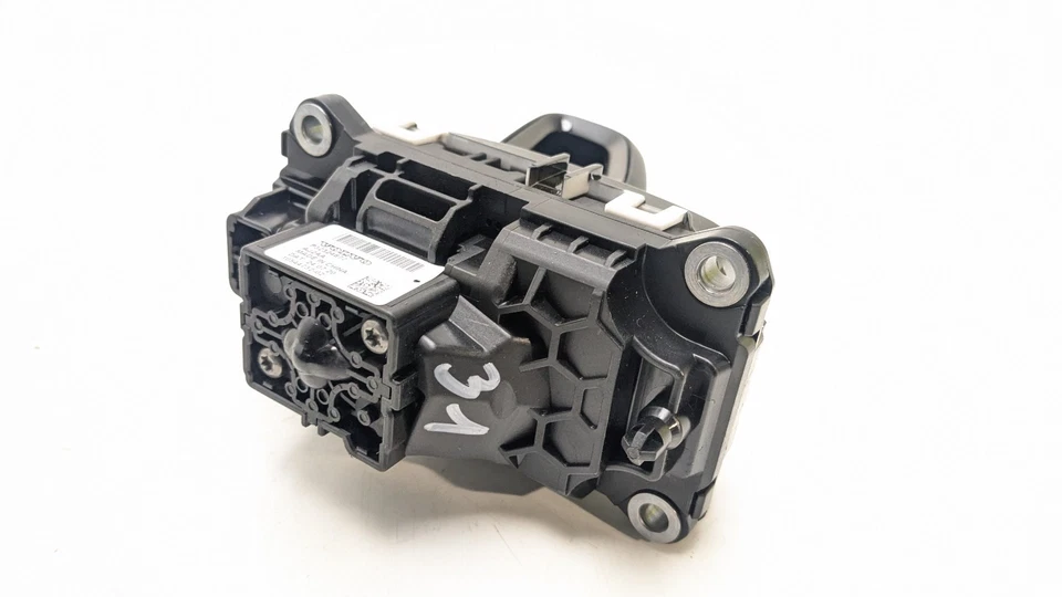 VOLVO XC40 GEAR LEVER SELECTOR SHIFTER AUTOMATIC 32324877 2024 - Image 2 of 4