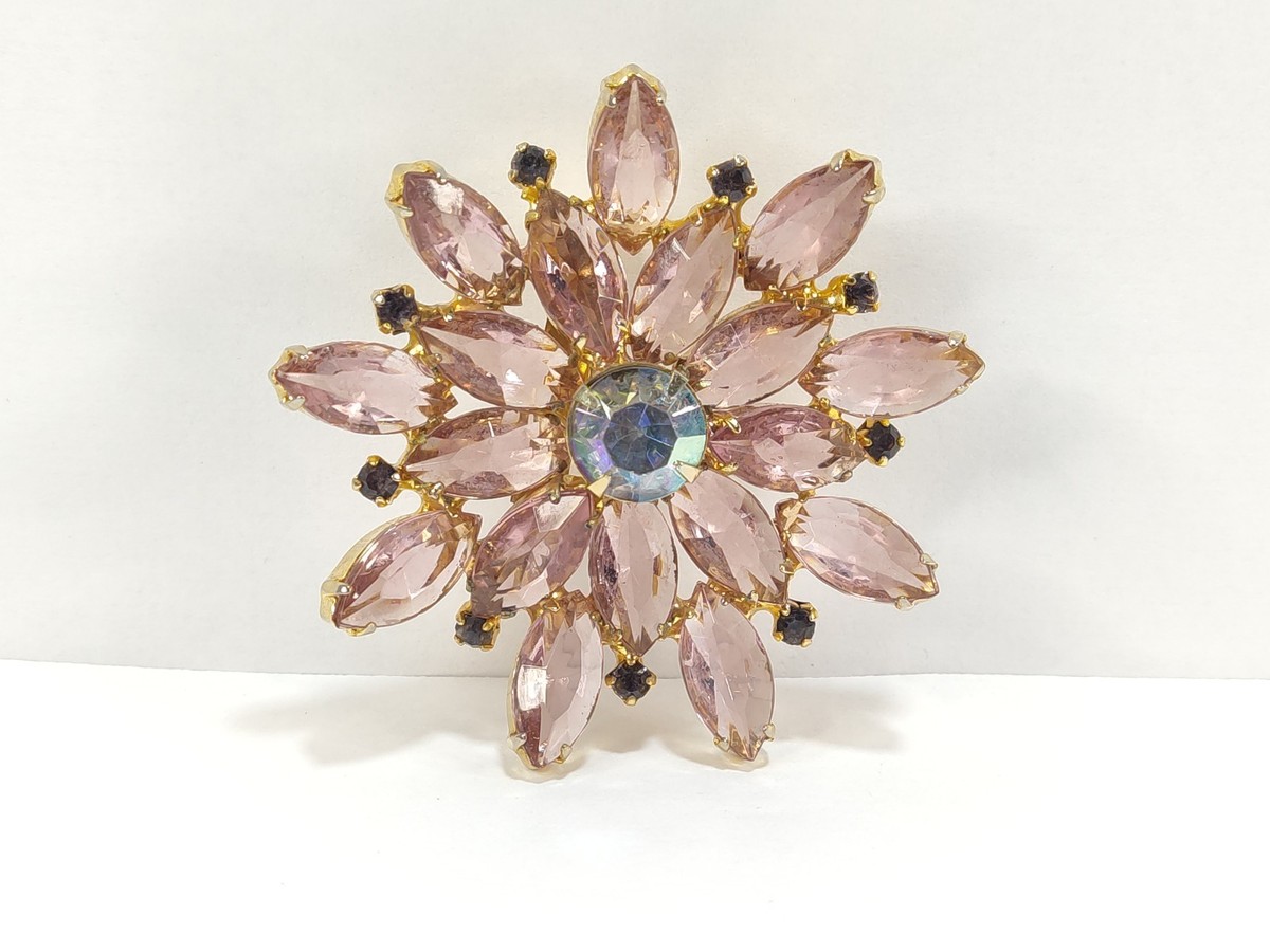 Lovely Vintage Genuine Pink Rhinestone Flower Flower Design Gold