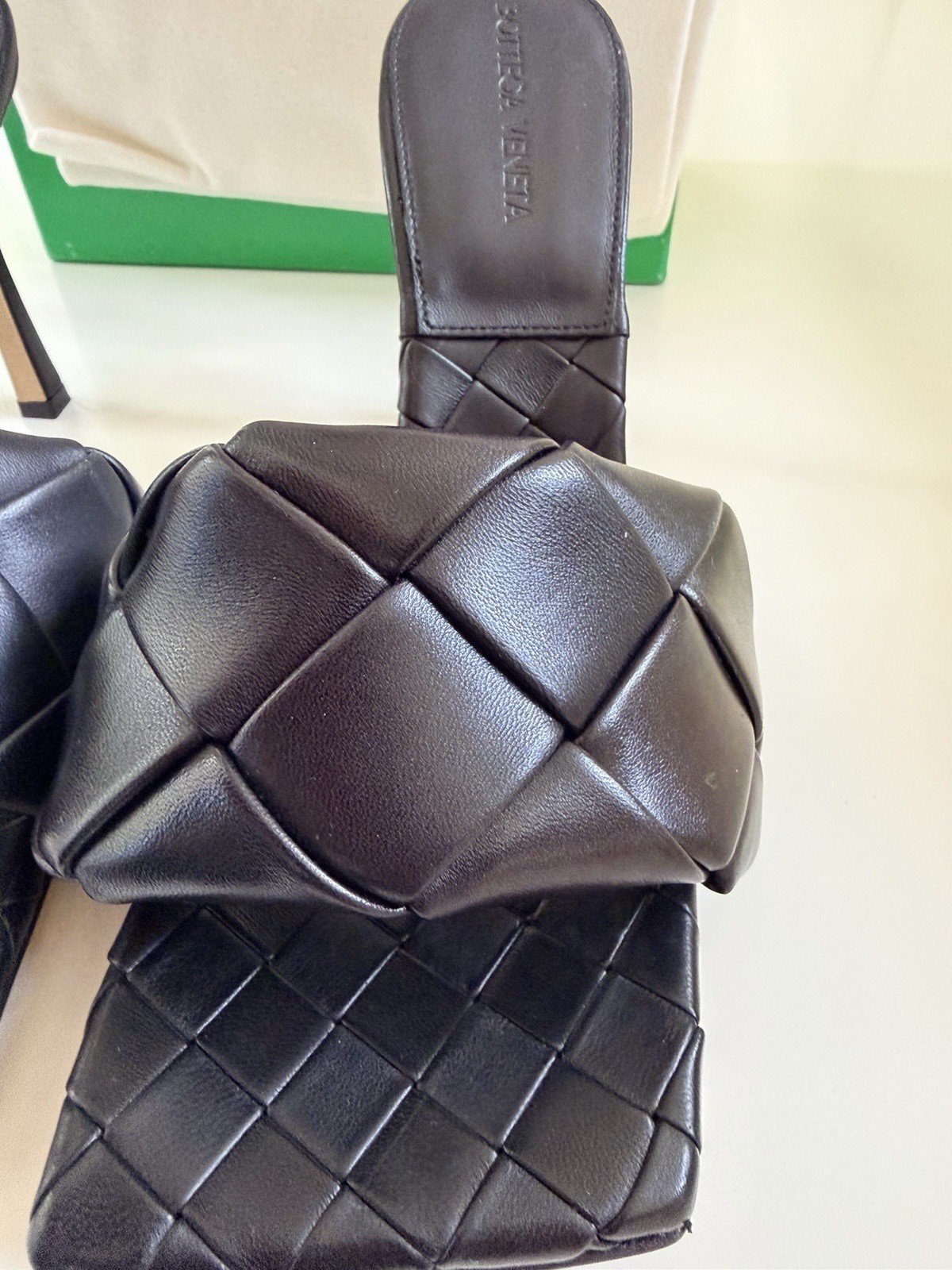 BOTTEGA VENETA BV Lido Woven Intrecciato Nappa Slide Sandals Black Sz 39 (US 9) thumbnail 12