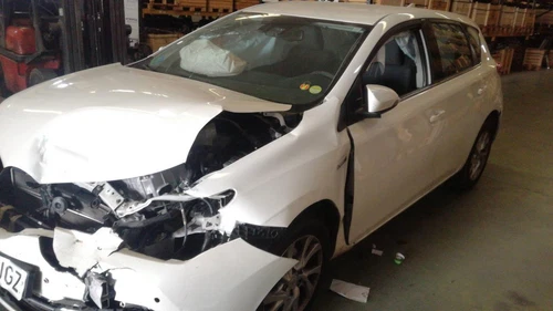63583367 Caja Reles/Fusibles para TOYOTA AURIS (E18) * 2015 248032 - Imagen 7 de 7