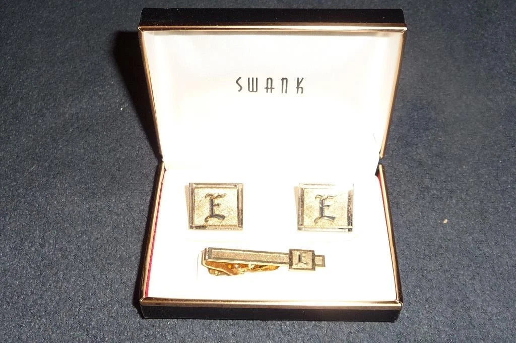 NEW SWANK Men s Jewelry Set NOS Tie Clip Cufflinks Old English