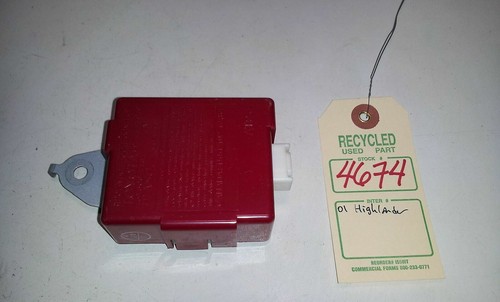 2001 Toyota Highlander Receiver Door Control Module OEM 89741-48070 #4674 - Picture 4 of 6