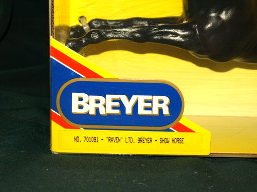 Breyer #701091 Breyer Show Especial Cuervo Silla de montar Destete modelo caballo, nuevo en caja - Imagen 3 de 6