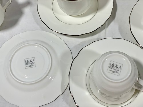 Set of 4 Mikasa Silver Moon Teacups and Saucers - Picture 3 of 4