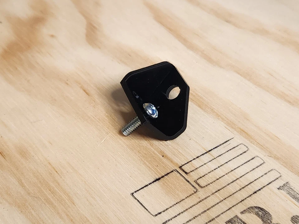 Bisagra de puerta de guantera hecha en EE. UU. 88-94 Chevy GMC OBS C1500 Tahoe Suburban Foto 2 de 3