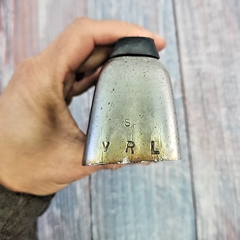 Lincoln Town Car 1979 LH cromado con protector de parachoques trasero de plástico negro Overrider OEM Foto 3 de 4