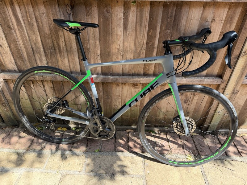 CUBE Attain GTC Pro Carbon Frame, Shimano 105 Hydraulic Discs, Size 56cm