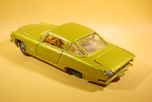 CORGI TOYS # 241 GHIA L.6.4 CHRYSLER ENGINE FOR RESTORATION - Picture 2 of 6