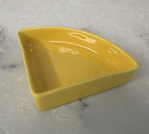 RARE VTG 1940’s Homer Laughlin Fiesta HARLEQUIN Relish Tray Insert Only Yellow