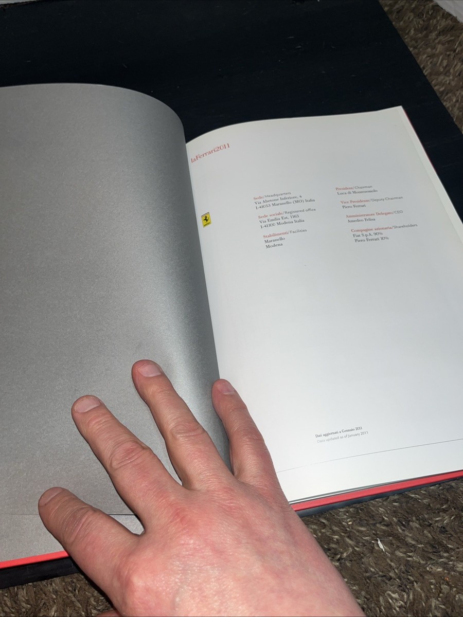 2011 LA FERRARI YEARBOOK ANNUAL BOOK BROCHURE MODEL RANGE 458