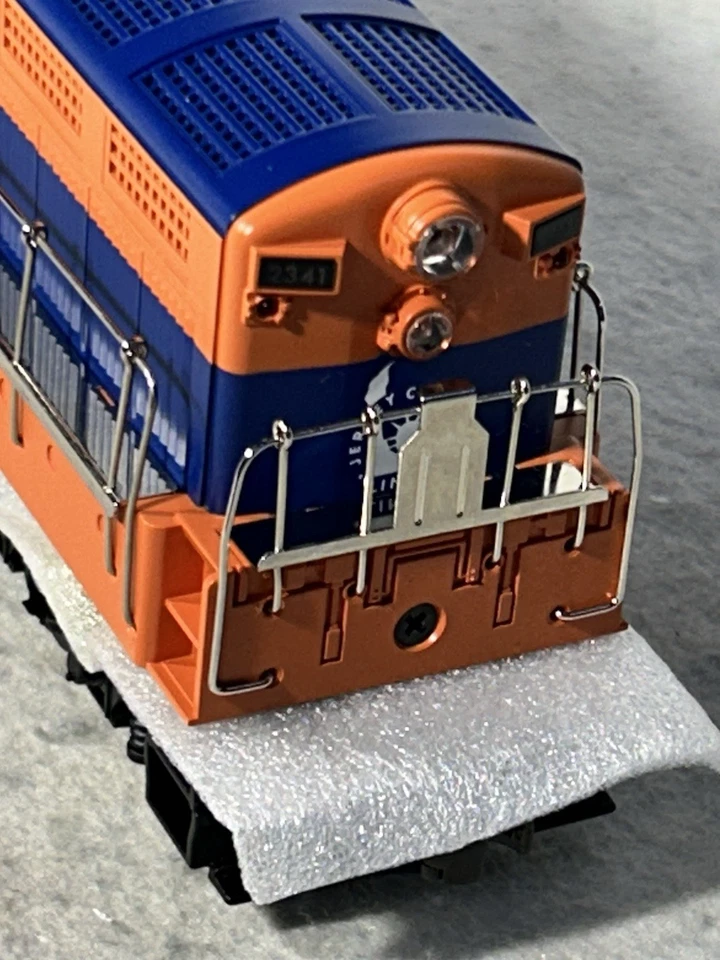 Nice MTH Central Of New Jersey RR FM Trainmaster O Gauge/Sound/Smoke/Rem. Unc. - Image 4 of 4