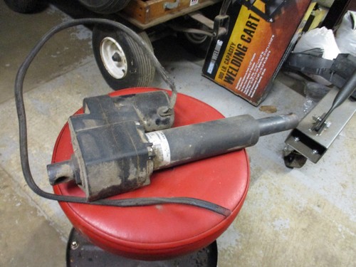 IH CUB CADET ELECTRIC LIF FITS GT2100 XT3 GSX GT2148 GT2154 WORKS GOOD USED COND