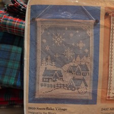 Vintage Creative Circle Needlepoint 2810 Snowflake village 1987 11.5  x16  