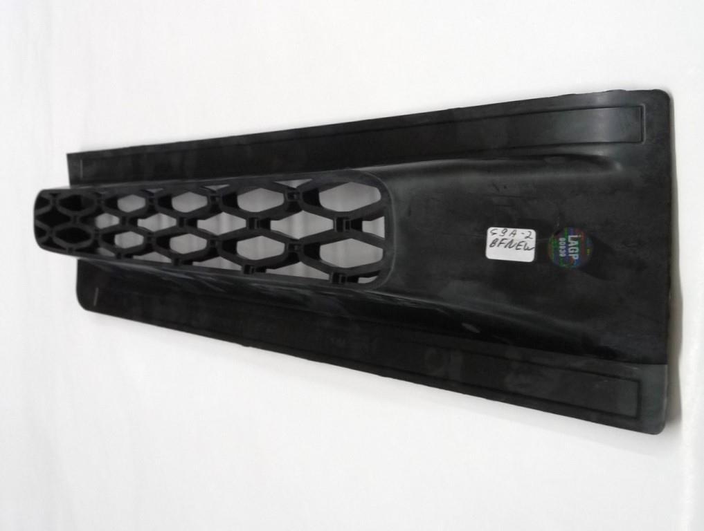 2019-2022 Rolls Royce RR31 Cullinan Front Bumper Left Grille 51117448905 OEM A1