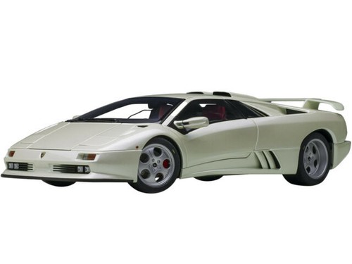 AUTOart Lamborghini Diablo SE30 1:18 Diecast Car - White (79141)