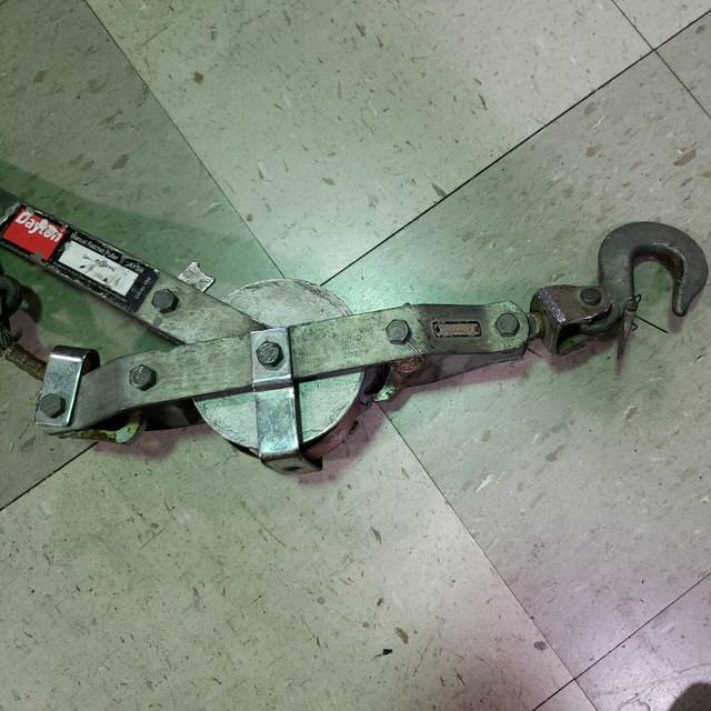 Dayton 4Z312 Puller Ratchet Lift Cap 1700 3400 LB for sale online eBay