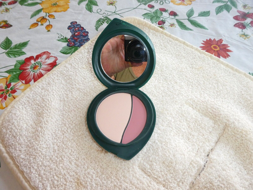 Yves Rocher~Vintage Coleurs Nature'~Blush/Highlighter Duo in Teint De Rose 01
