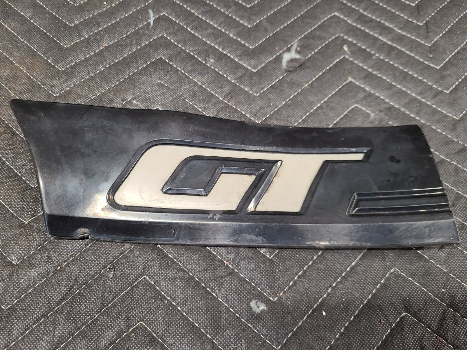 8586 Ford Mustang 5.0L GT Fox Body Side Molding Quarter Panel Trim