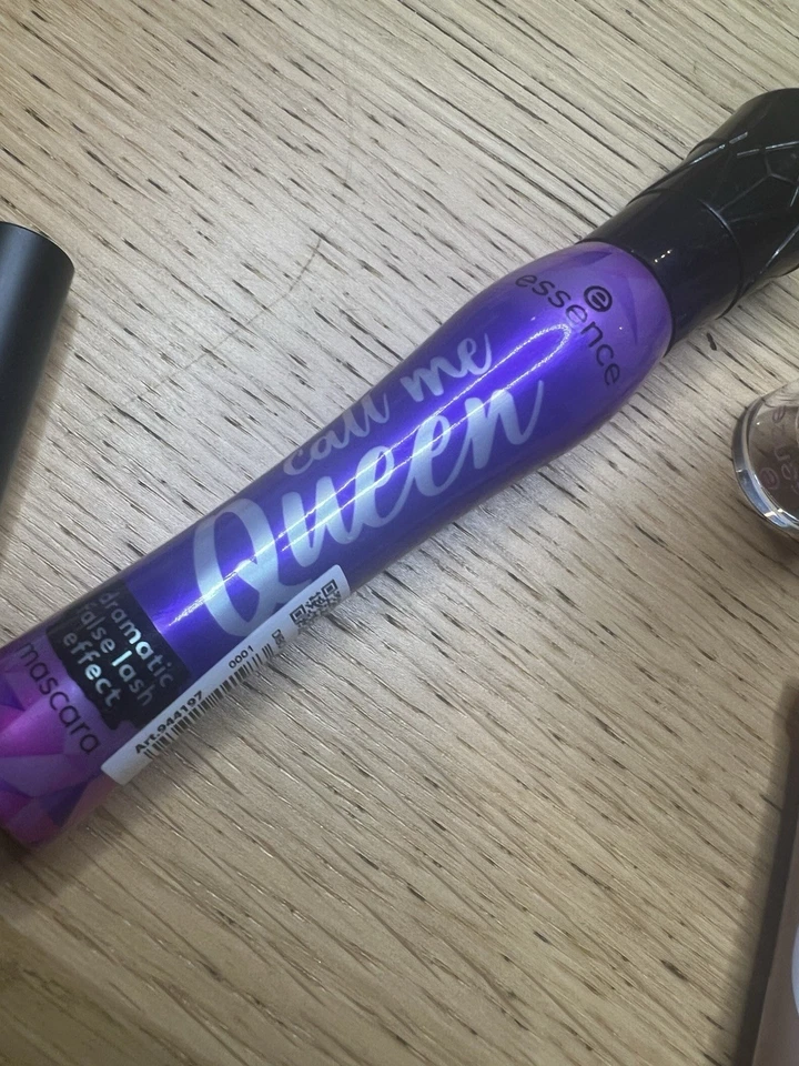 Essence Cosmetics Makeup bundle over 30 pieces, incredible value - Image 3 of 4