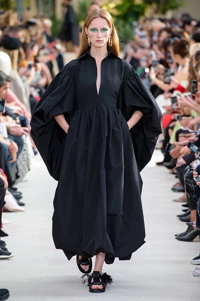 Valentino — VALENTINO RUNWAY PLEATED COTTON BLEND FAILLE BLACK PUFF SLEEVE CAPE DRESS IT 36