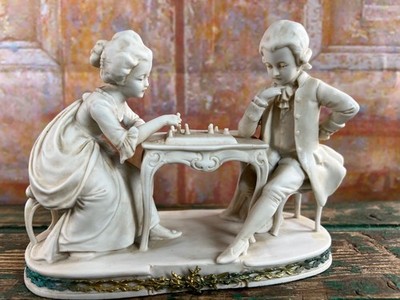 Alte Porzellanfigur Volkstedt Schachpaar 19.Jh.