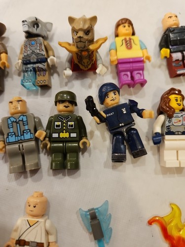 LEGO Mini Figure Assorted Figures and Accessories Lot of 20 Random Pieces - Picture 9 of 21