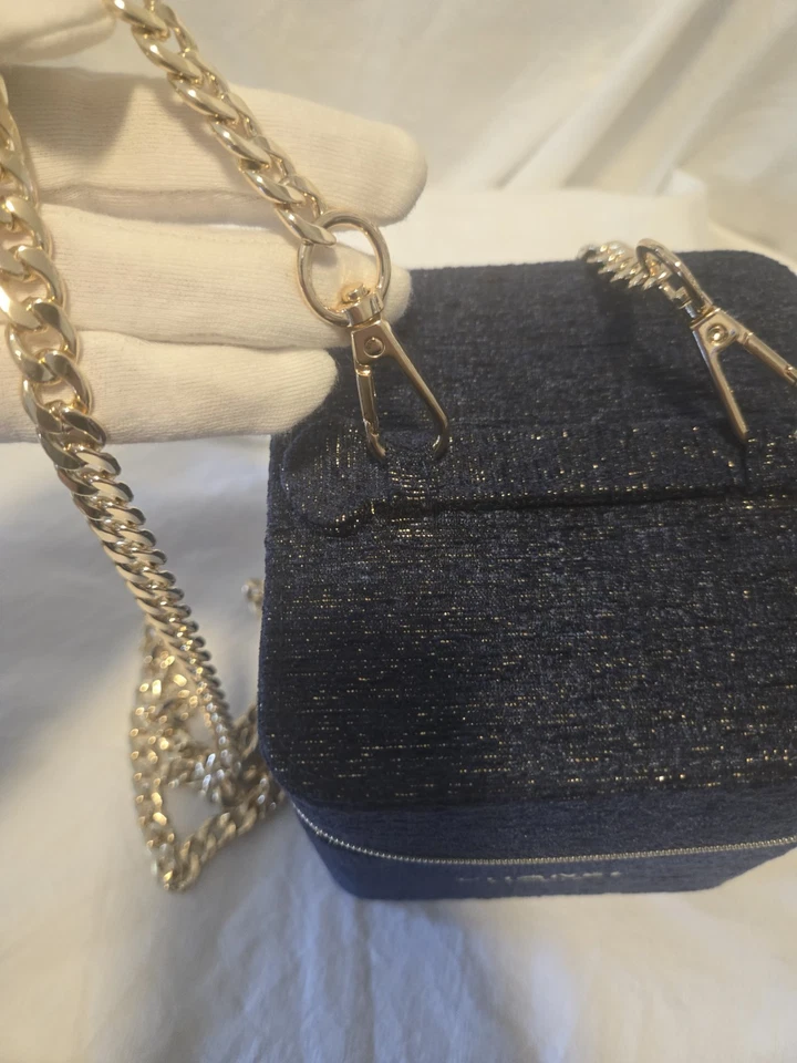 CHANEL Beauty Bundle –Upcycled Cosmetic Bag + White Double Facette Mirror +... - Image 4 of 4