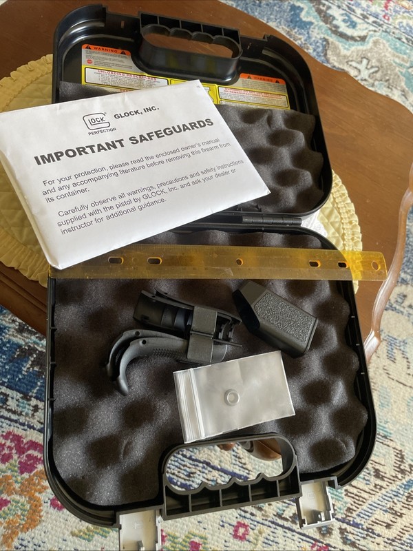 Glock Factory Clam Shell Hard Pistol Case W/ Manuals Accessories foam inside