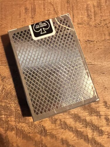 Sold Out! Ltd SILVER Bee Metalluxe Playing Cards Foil Diamond Back 🔟❤️ Limit 1 - Picture 3 of 4