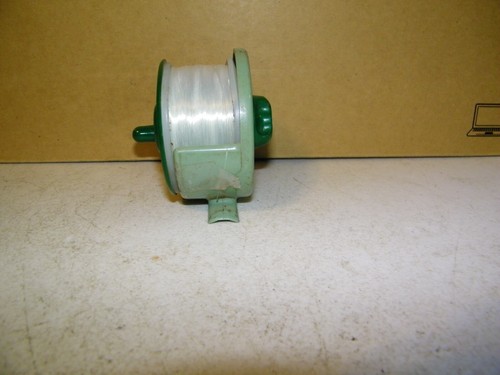South Bend Plastic Fly Reel 500 - Picture 4 of 5