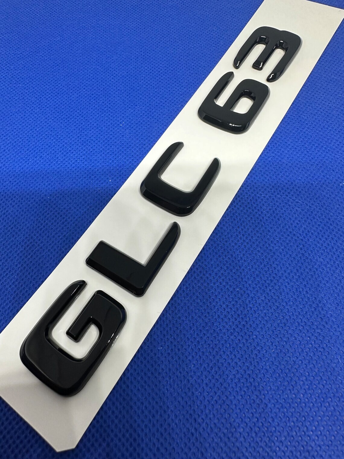 MCK Auto - Q8 Noir Brillant Avant Arrière Aile Noir Badge