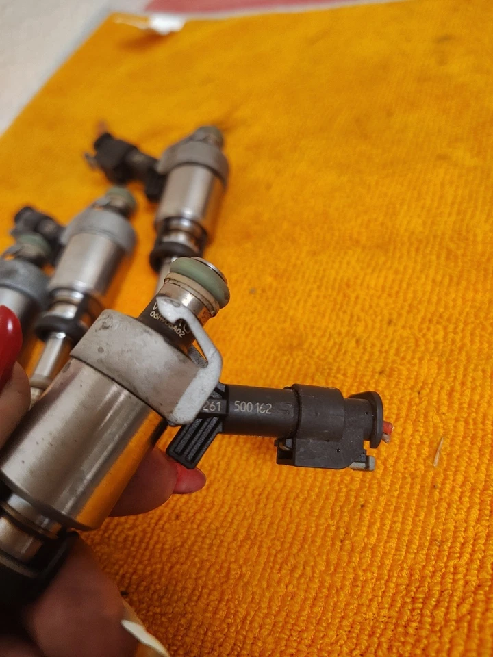 Juego de 4 inyectores de combustible Audi A4 2011-2013 Foto 3 de 4