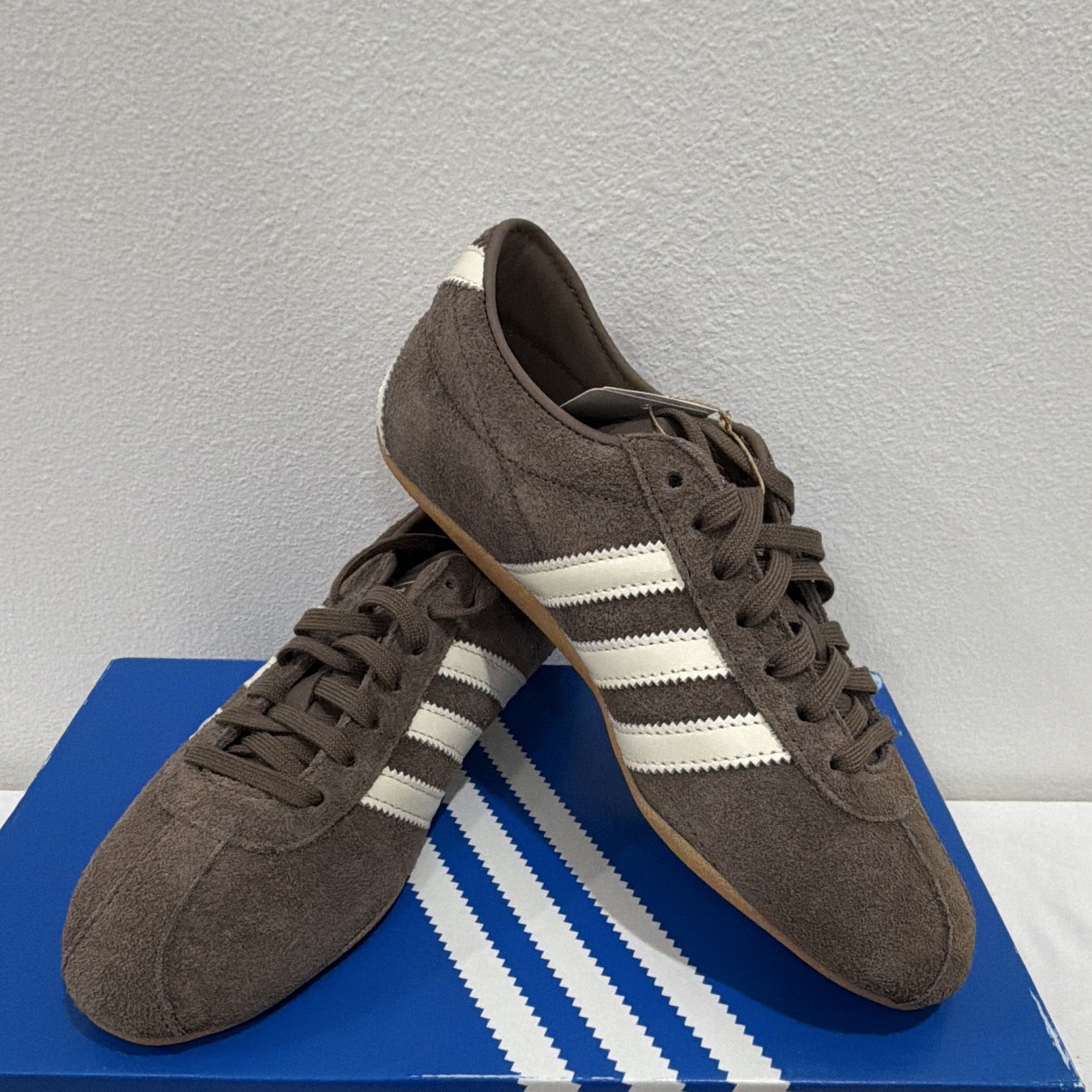 adidas Tokyo W Women’s Low Top Suede Sneakers Earth Strata/Off White KI3584