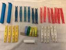 Clothes Pins & bag clips vtg lot (31)