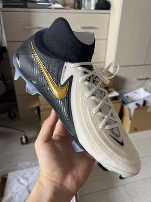 Nike Phantom Luna 2 Elite Fg 28.5 Size US10.5 | eBay Nike Phantom Luna 2 Elite Fg 28.5 Size US10.5 | eBay