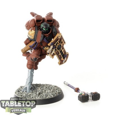 Space Marines - Captain with Jump Pack and Relic Shield - bemalt
