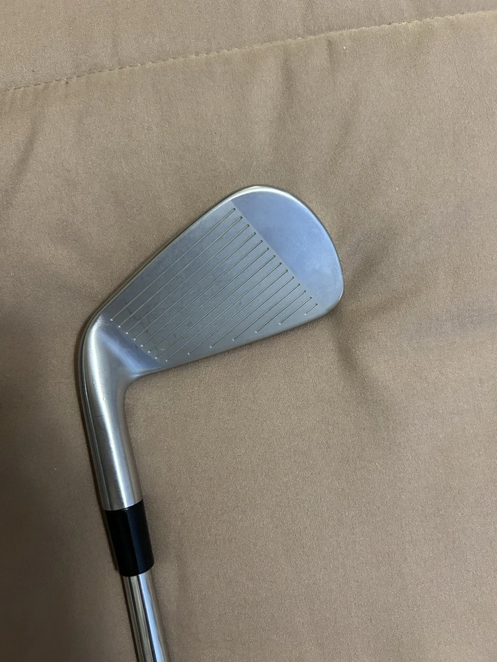 TaylorMade P790 7 Iron Tungsten Forged, Dynamic Gold 105 S300 VSS Pro Stiff Flex - Image 2 of 3