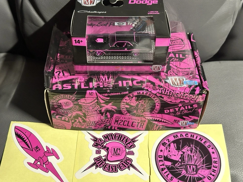 M2 MACHINES AUTOCLUB BOX #19 DODGE CHALLENGER R/T HEMI - In Hand CHASE - Image 2 of 4