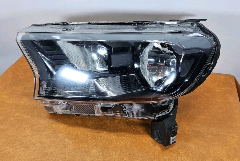 2019-2023 FORD RANGER HALOGEN HEADLIGHT LEFT DRIVER SIDE OEM USED#A - Image 3 of 4