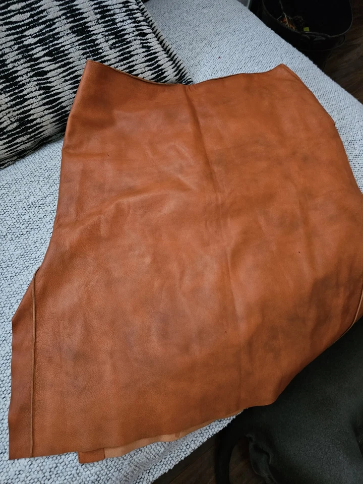 FALDA DE CUERO MOSCHINO Foto 2 de 4