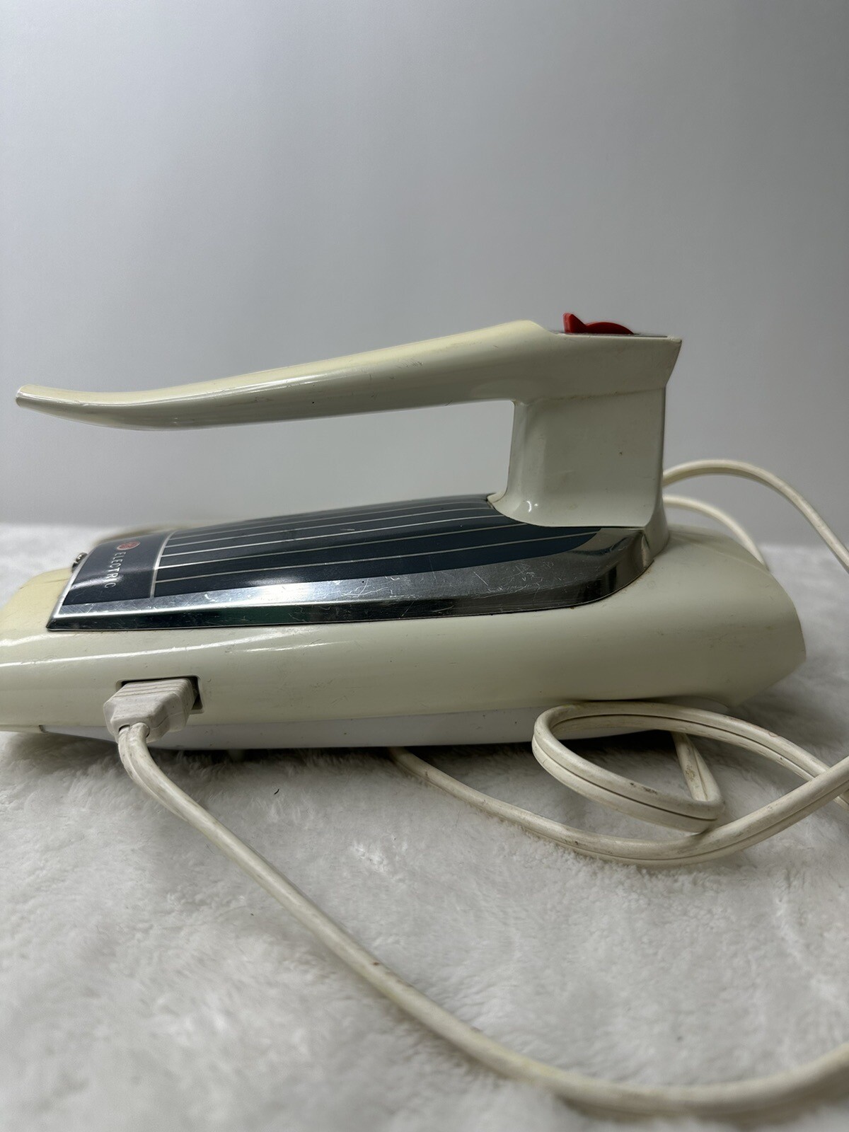 Vintage GE General Electric Hand Mixer M47 Tested And WORKS! 2 Mixers