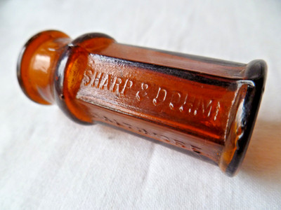 Antike Sharpe & Done Baltimore Braunglas Miniatur sechseckige Medizinflasche